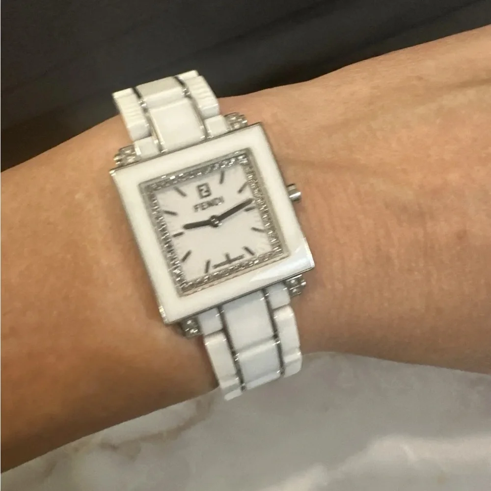 Fendi white ceramic Quatro watch - Picture 3 of 5